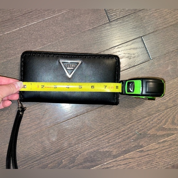Vintage Black Guess Clutch Wallet Wristlet zipper many compartments card holder - Picture 15 of 16